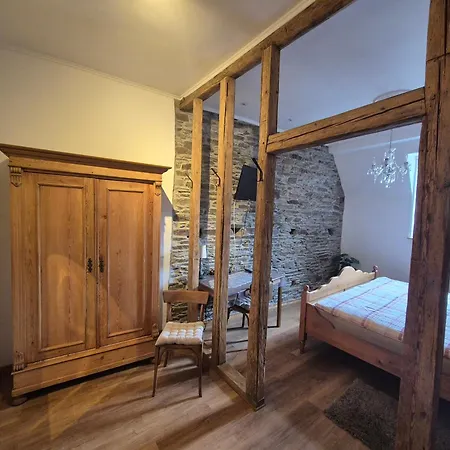 Ehemaliges Winzerhaus كوتشيم